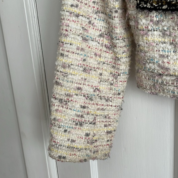 Blazer - Picture 6 of 6